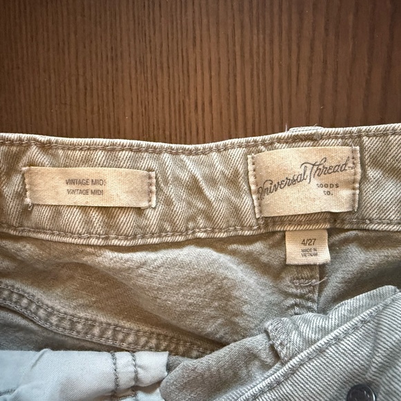 Universal Thread | Vintage Midi Denim Shorts | Sage Green (4/27) - Picture 3 of 3